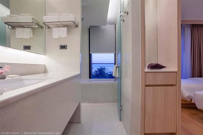 Balcony Seaside Sriracha Hotel & Serviced Apartments