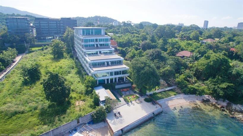 Balcony Seaside Sriracha Hotel & Serviced Apartments