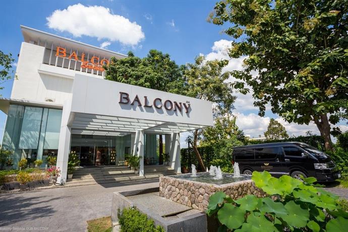 Balcony Seaside Sriracha Hotel & Serviced Apartments