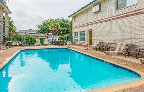 Days Inn by Wyndham San Antonio Southeast By AT&T Center