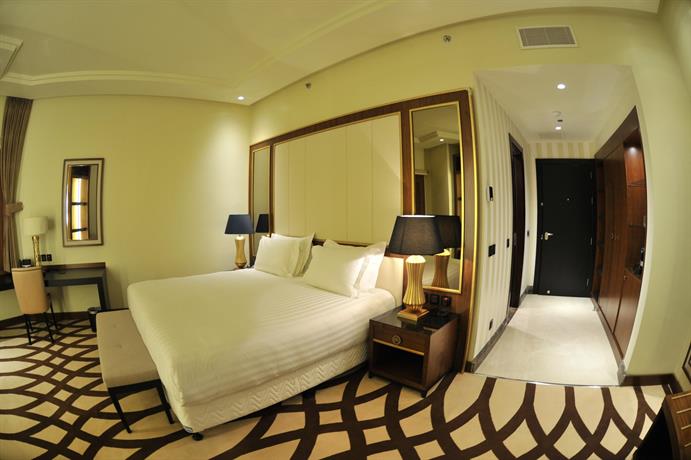 Bayat Hotel
