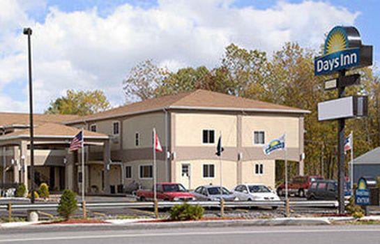 Days Inn & Suites by Wyndham Niagara Falls Buffalo