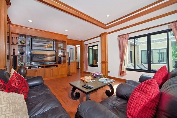 BangTao Tara Villa One