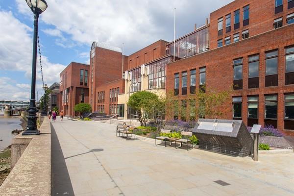 Superior 2 Bedroom Apt St Paul's Wifi