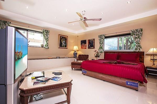 Pratumnak Argyle Villa 8 Bed Pool Villa in Central Pattaya