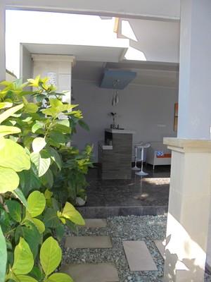 Modern 4 Bedroom 4 Bathroom villa pool