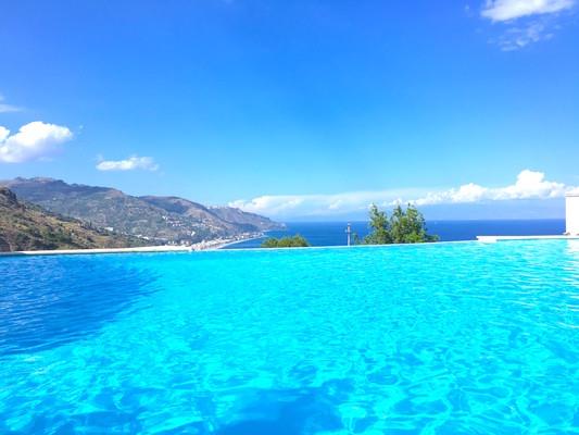 PANORAMIC RESIDENCE with Pool & View