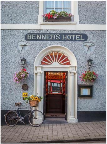 Dingle Benners Hotel