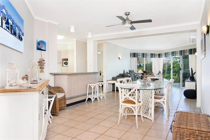 Trinity Waters Boutique Beachfront Holiday Apartments - 