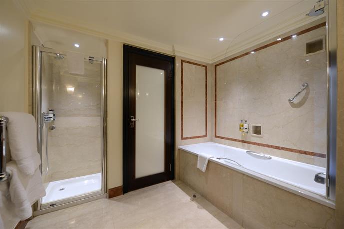 Radisson Blu Edwardian Hampshire Hotel London