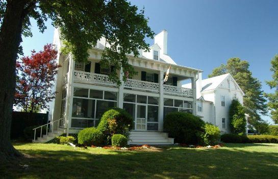 Wades Point Inn on the Bay