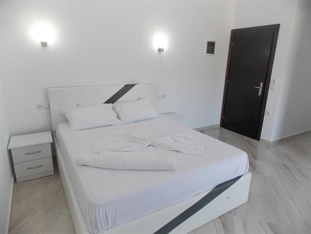Hotel Chris Sarande