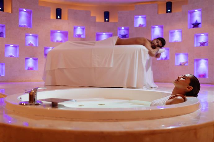 Barcelo Maya Tropical - All Inclusive
