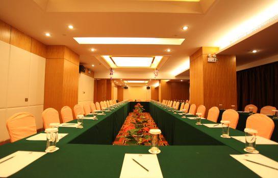 Mayflowers Hotel Wuhan