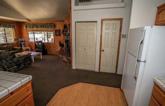 Bear Claw Bungalow 379 by RedAwning