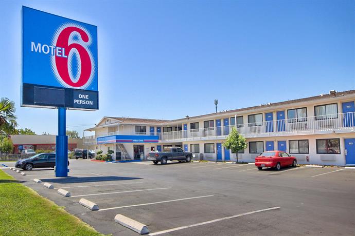 Motel 6 Fresno - Blackstone North