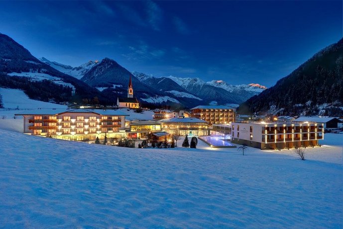 Hotel Schwarzenstein Speikboden Ski Area Italy thumbnail