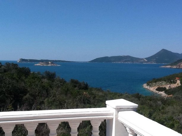 Villa Mirista