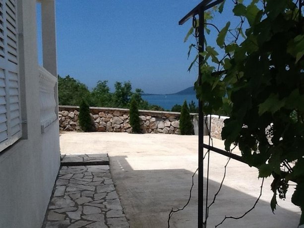 Villa Mirista