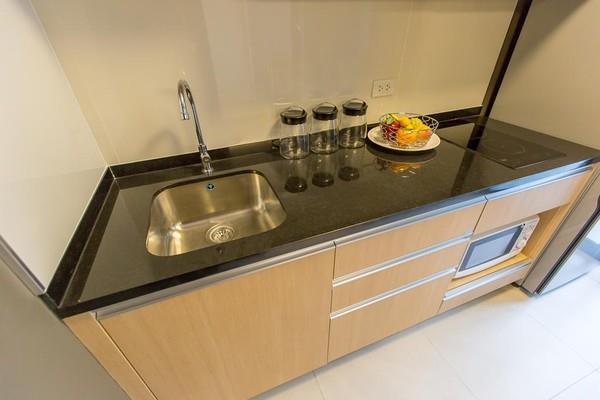 Stylish 2-Bedroom Apartment Soi 16