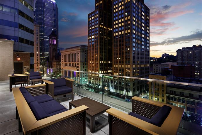 Distrikt Hotel Pittsburgh Curio Collection by Hilton