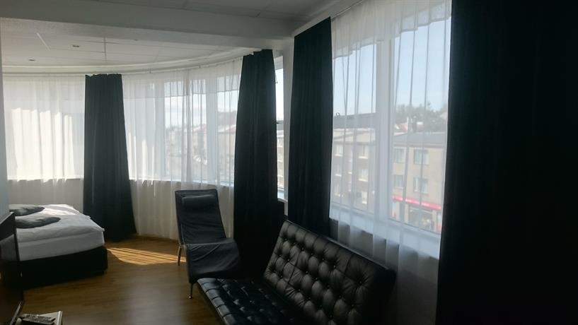 4th Floor Hotel