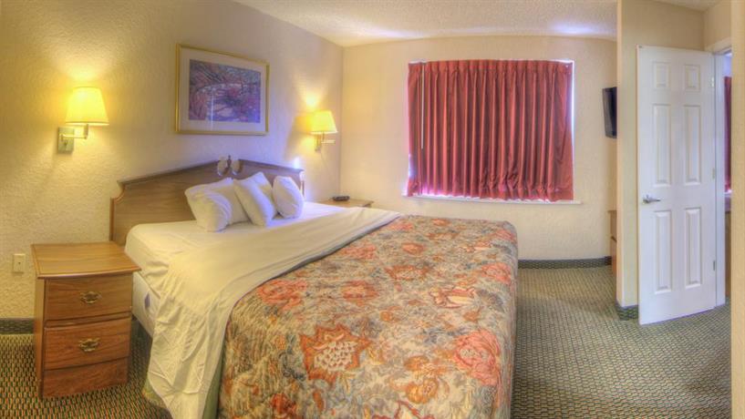 InTown Suites Orlando UCF