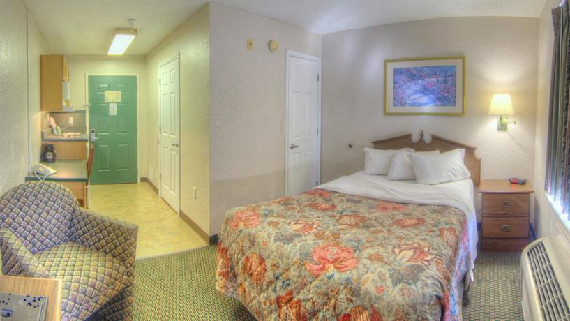 InTown Suites Orlando UCF