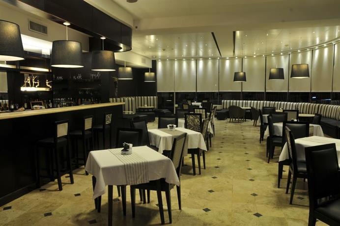 Plaza Real Suites Hotel