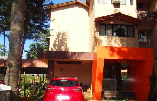 Lion's Den Hotel