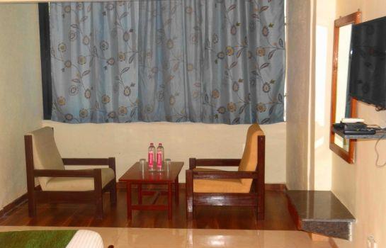 Lion's Den Hotel