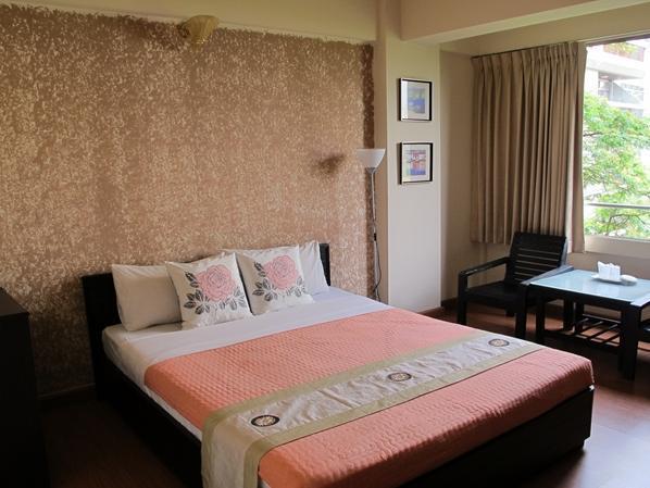 OYO 299 Crown Bts Nana Hotel