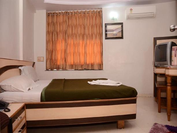 Hotel Comfort Surat