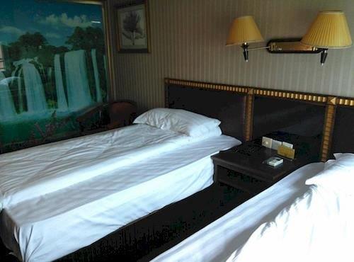 Small Xierdun Hotel