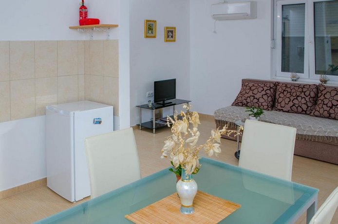 Apartments Leko