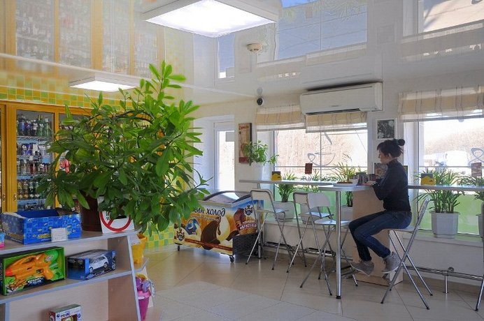 Yo-Moyo Hotel