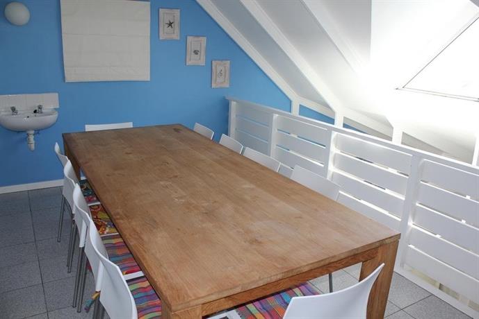 6 Barefootin Self Catering