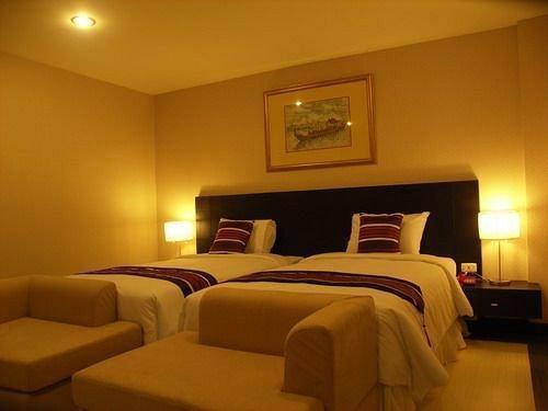 The Residence Airport & Spa