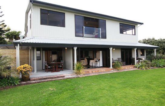 Te Puru Beach Lodge