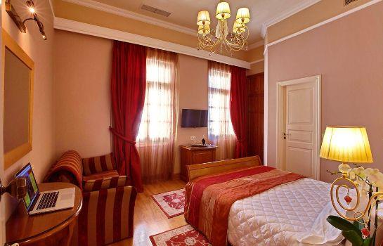 Aetoma Hotel