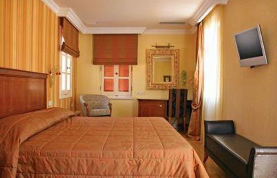 Aetoma Hotel