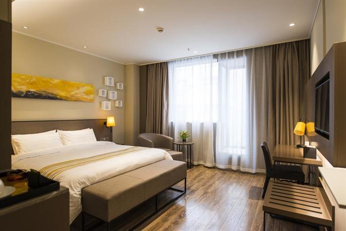 Home Inn Plus Shanghai Huaihai Road Sinan Road