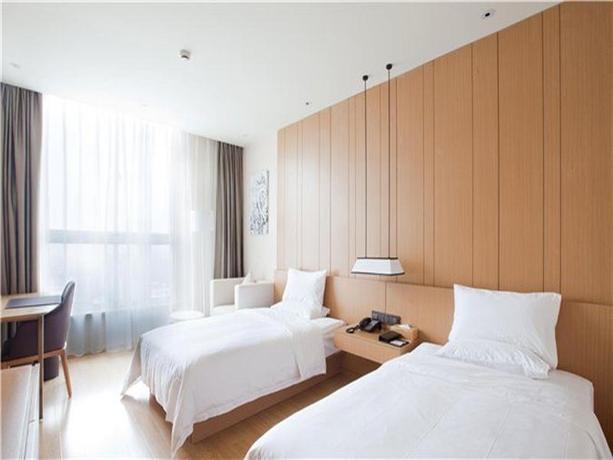 Starway Shanghai Anting Motor City Hotel