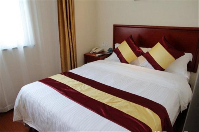 GreenTree Inn ShangHai Middle XinFu Road HuaZhi Road Business Hotel