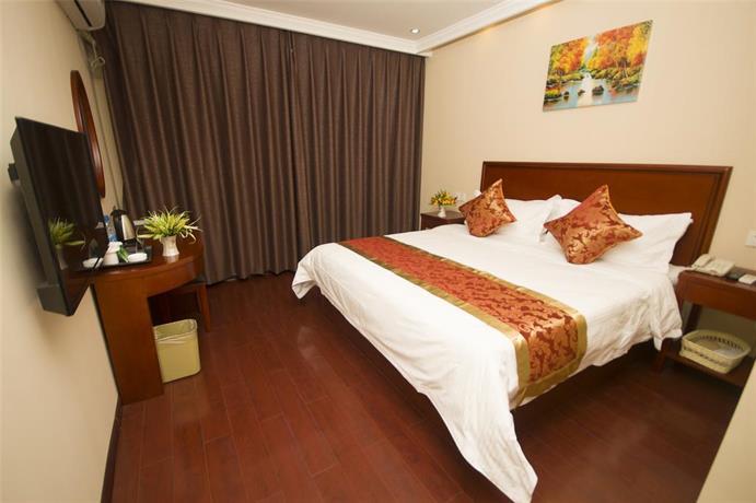 GreenTree Inn Shanghai FTA Waigaoqiao Free Trade Zone North Subway Station Shell Hotel