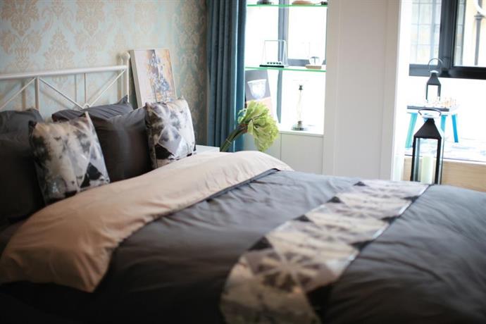 Distributed theme hotel apartment