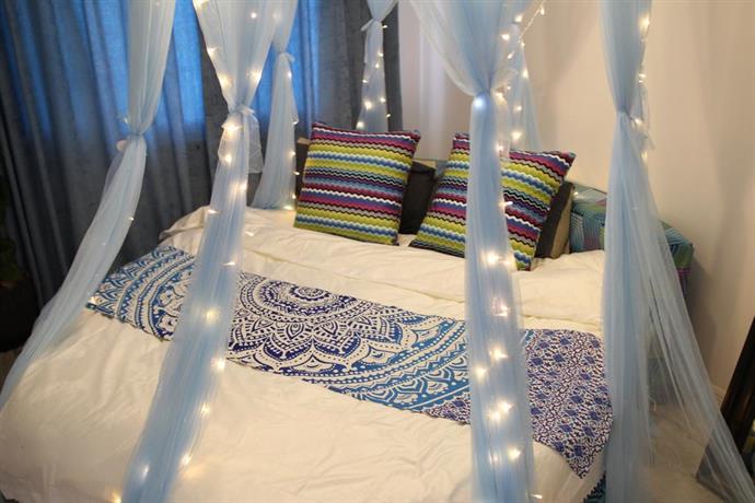 Distributed theme hotel apartment