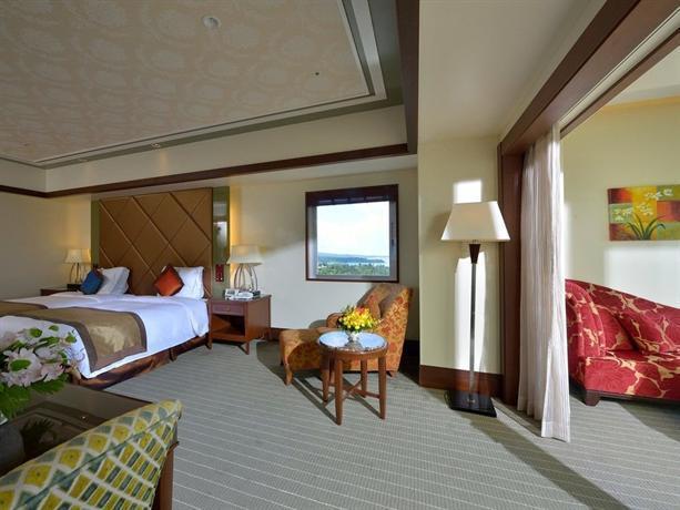 Okinawa Spa Resort EXES