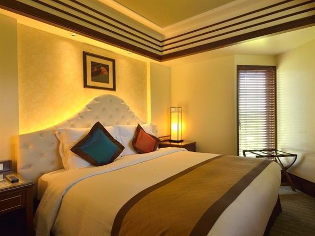 Okinawa Spa Resort EXES