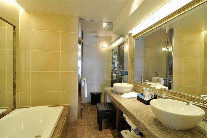 Okinawa Spa Resort EXES